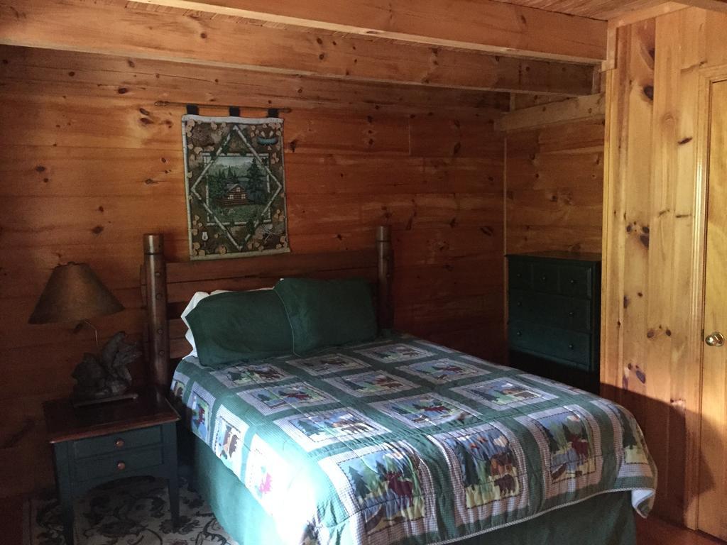 Highland Hills Motel & Cabins Boone Room photo