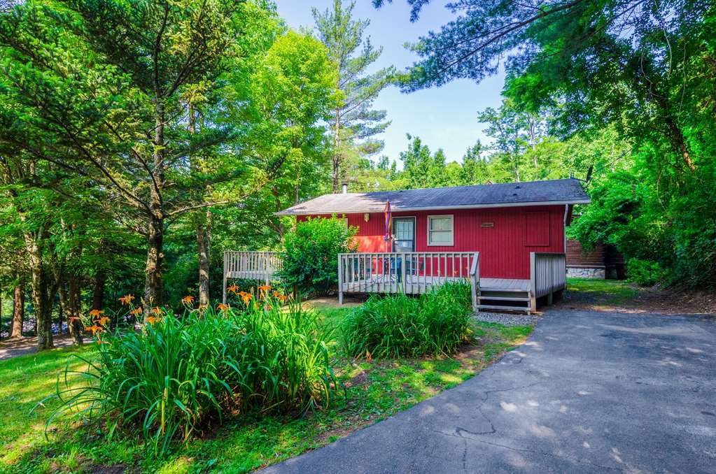 Highland Hills Motel & Cabins Boone Exterior photo