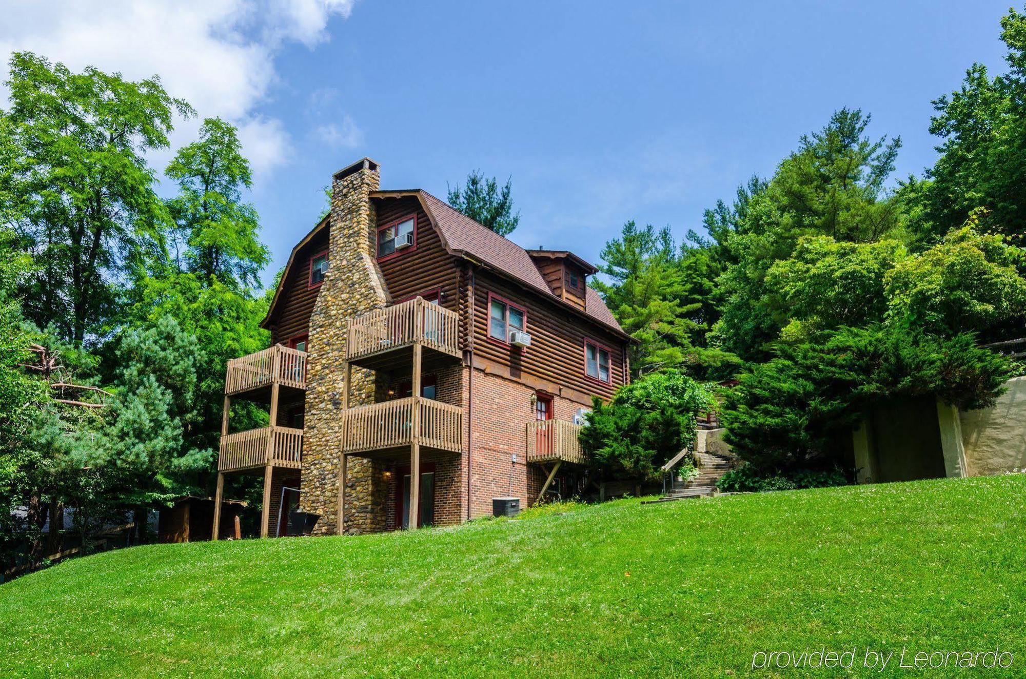 Highland Hills Motel & Cabins Boone Exterior photo