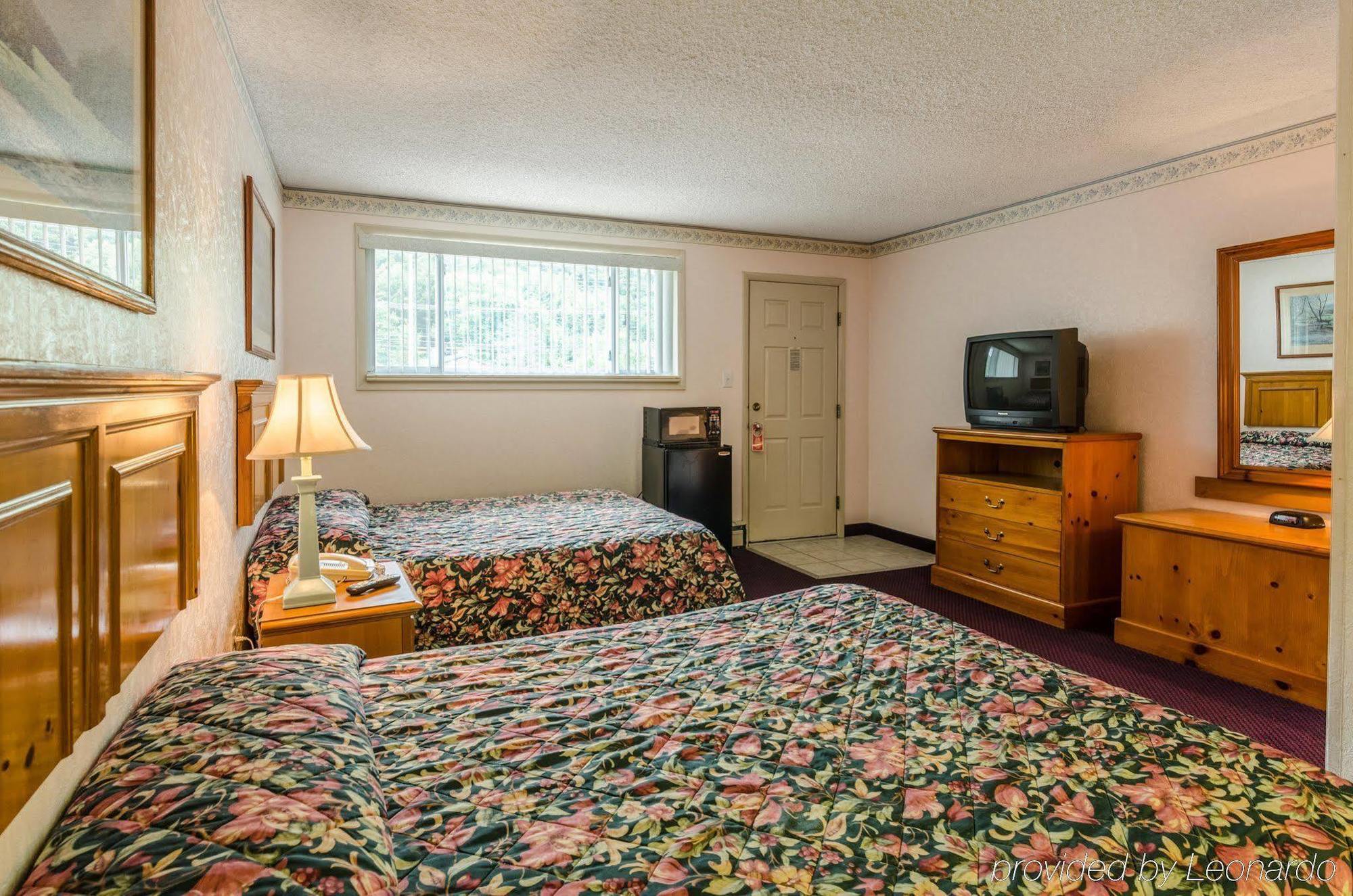 Highland Hills Motel & Cabins Boone Exterior photo