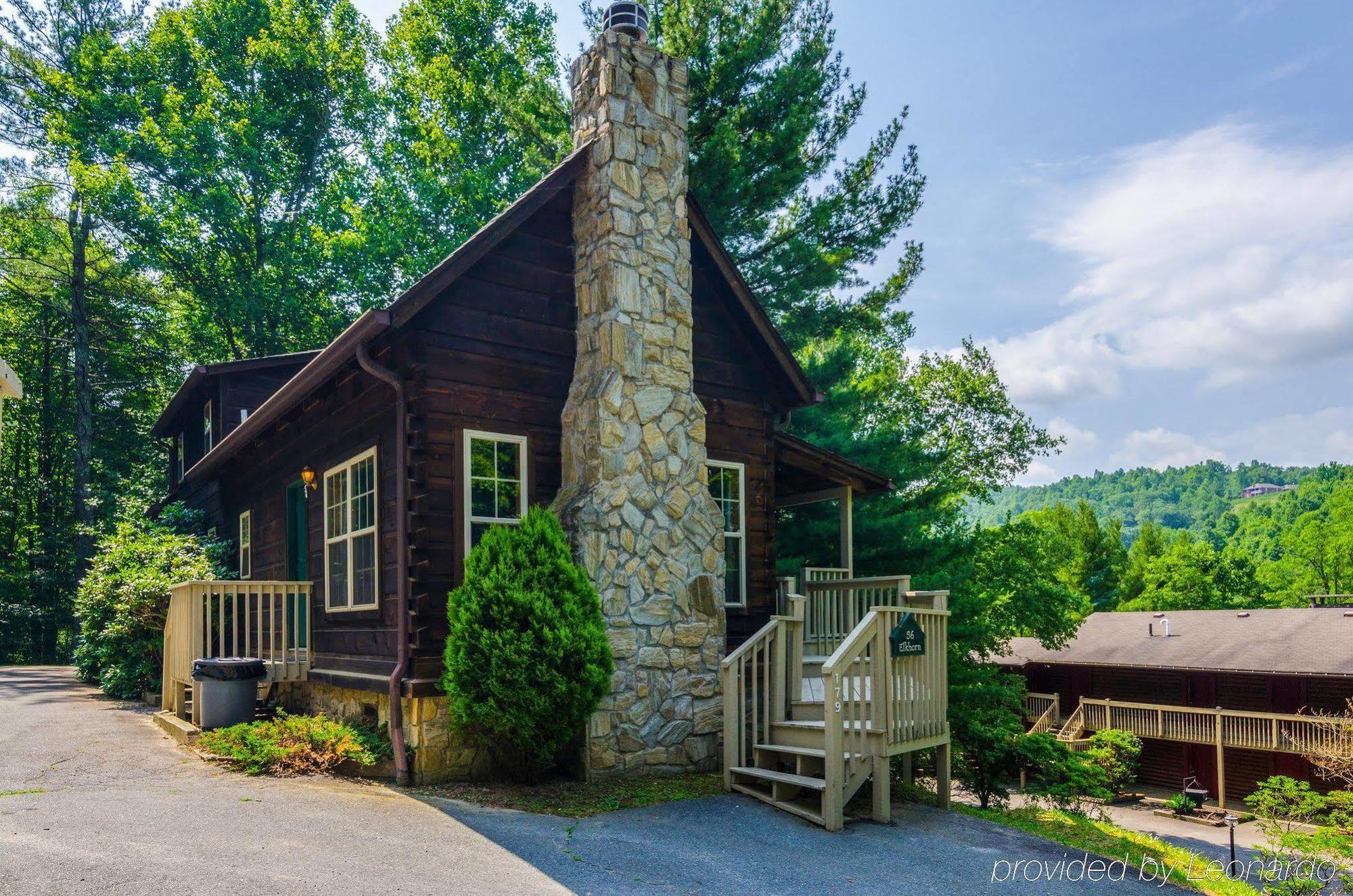 Highland Hills Motel & Cabins Boone Exterior photo