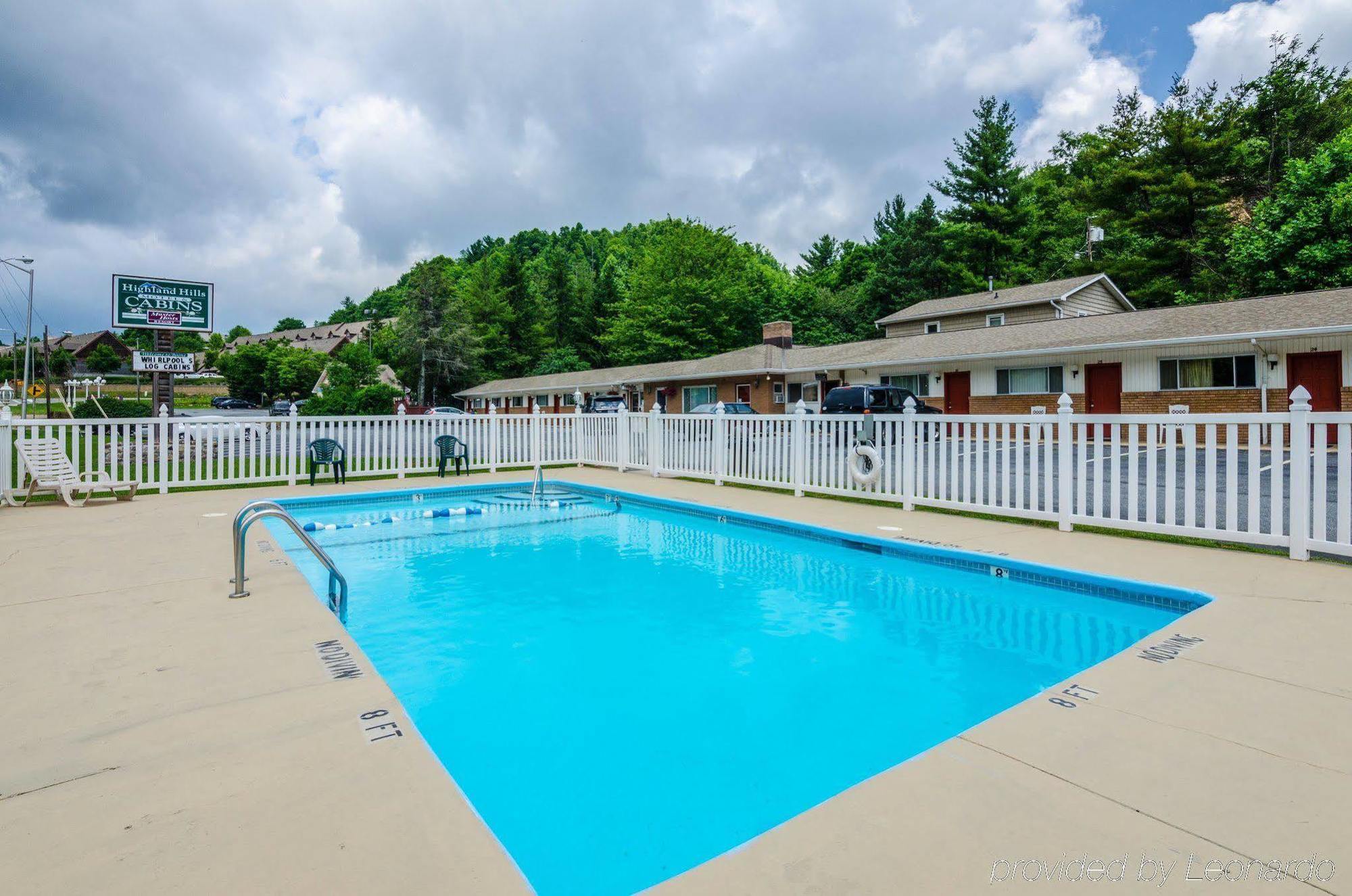 Highland Hills Motel & Cabins Boone Exterior photo